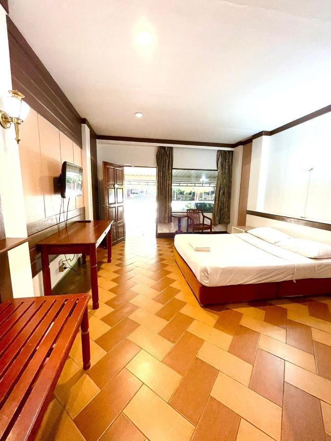 Bansuan Resort Nakhon Sawan Exterior foto