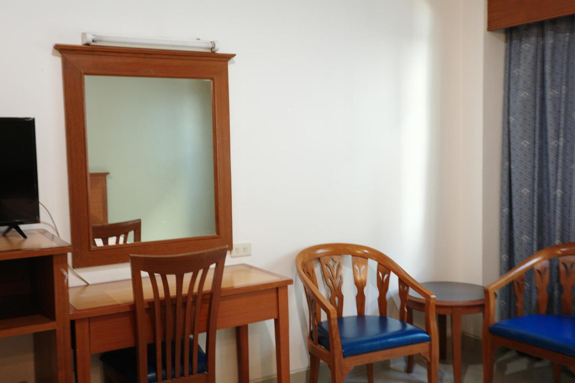 Bansuan Resort Nakhon Sawan Exterior foto